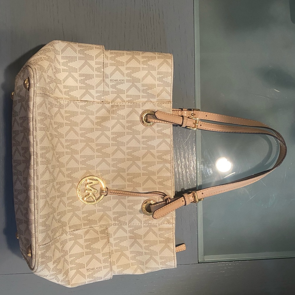 Michael Kors beige bag